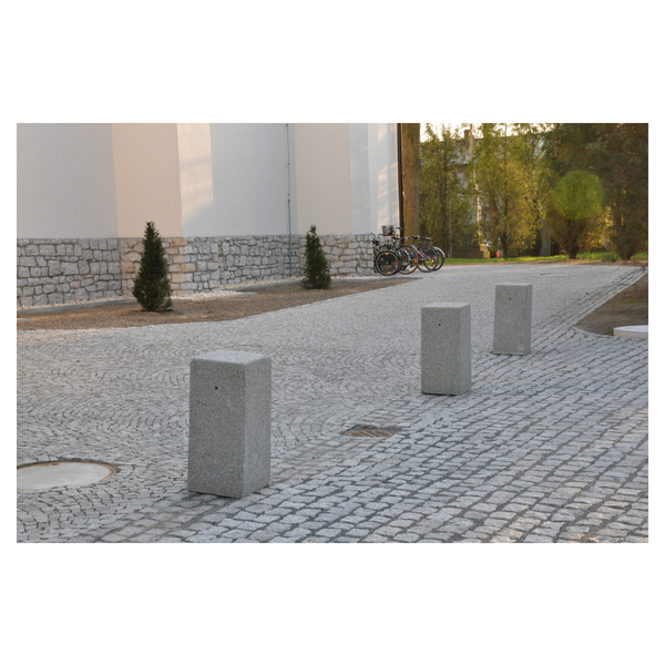 Betonowy słupek parkingowy 32x32cm wys. 68cm kod: 325