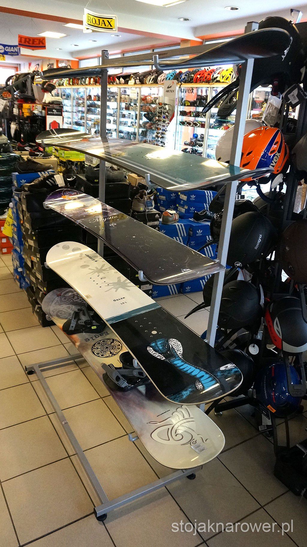 Stojak ekspozycyjny na snowboard SNOW