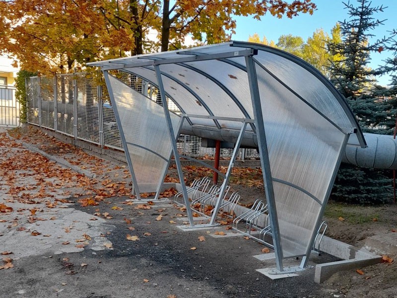 Wiata rowerowa "Świt" ze ścianami bocznymi na 10 rowerów / 420cm