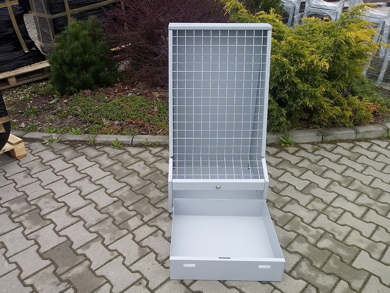 Trzepak do dywaników samochodowych