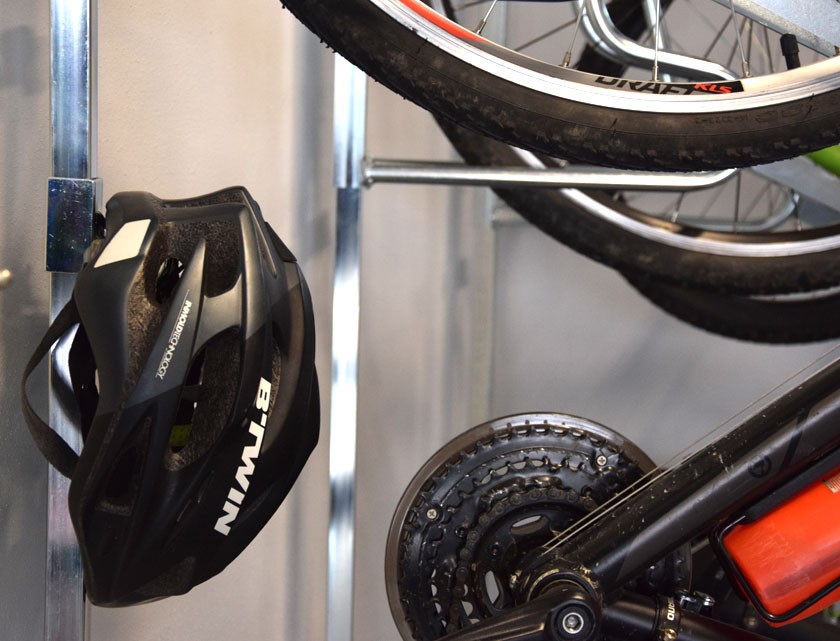 Uchwyt na kask do adaptacji z wieszakami Krosstech