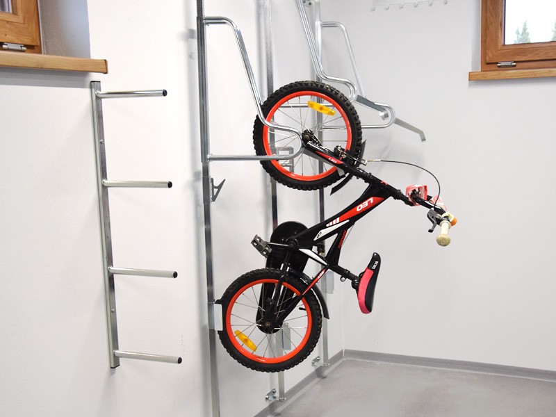 Wieszak rowerowy Kamil 5 stanowisk z prowadnicą 180 cm – fotografia 25