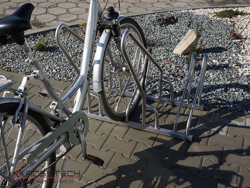 Stojak rowerowy Mathias 6 stanowisk z barierką nierdzewny – fotografija 4