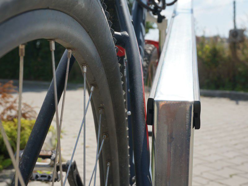 Stojak rowerowy Nico z elementami gumowymi 100 cm – nuotrauka 6
