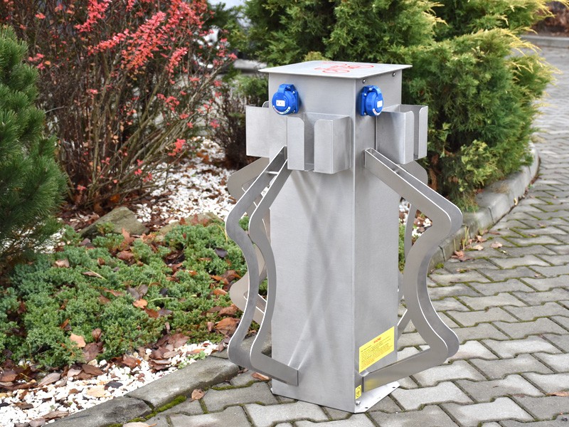 Benjamin Bike Charging Rack, 4 Bays with Charging Station