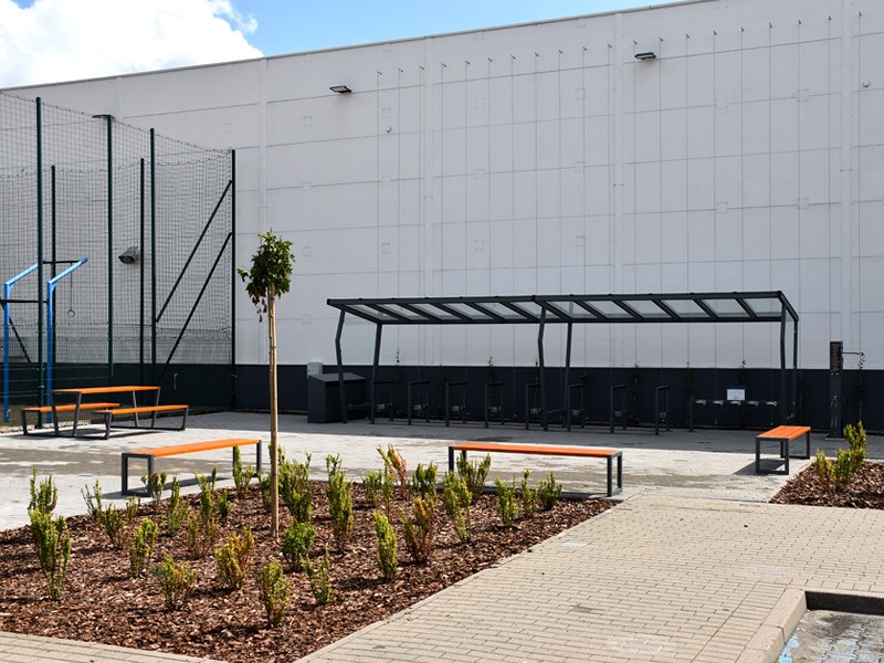 Wiata rowerowa Stanley 20 stanowisk 840 cm – zdjęcie 4