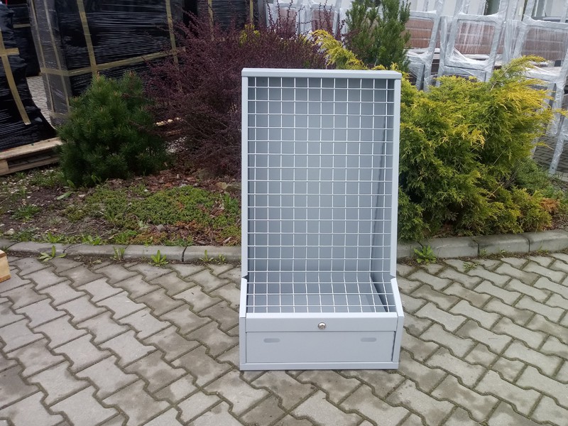 Bronisław Car Mat Beating Rack – photo 4
