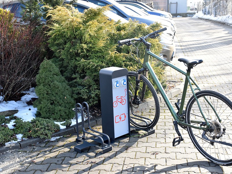 Sabina bike rack, 2 spaces, with charging station – photo 7