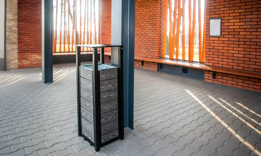 Kosz na śmieci Romuald 75 l z popielniczką WPC – foto 5