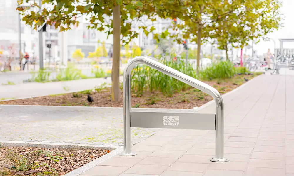 Patrycja angled U-shaped bike rack, 2 spaces – photo 3