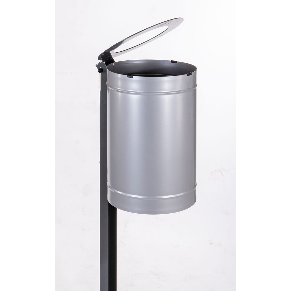 Zbyszko 40 l Street Litter Bin – photo 6