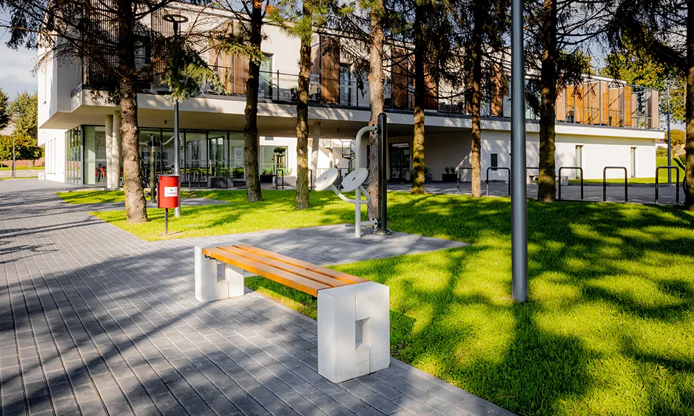 Ellen park bench without backrest
