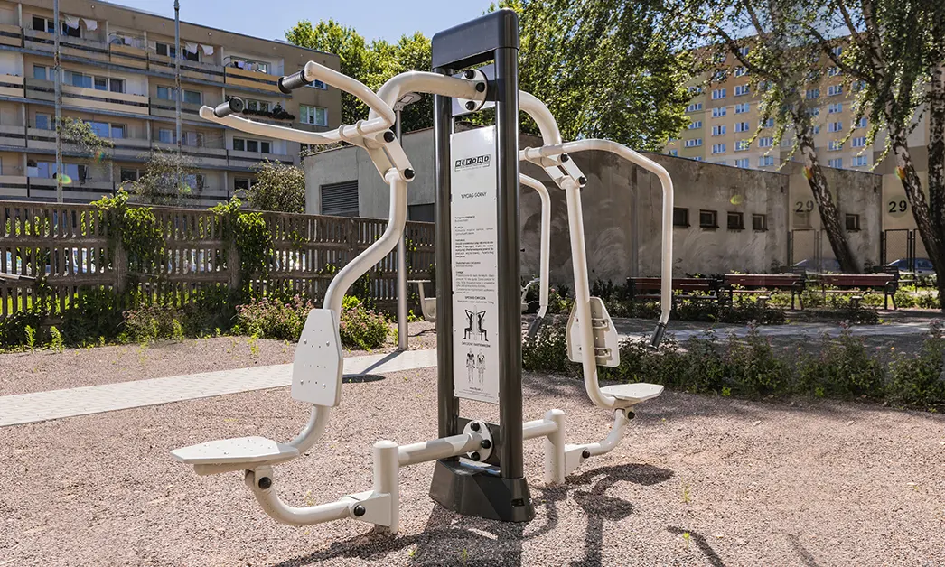 Vincent outdoor gym equipment – lat pull-down and hand press – photo 4