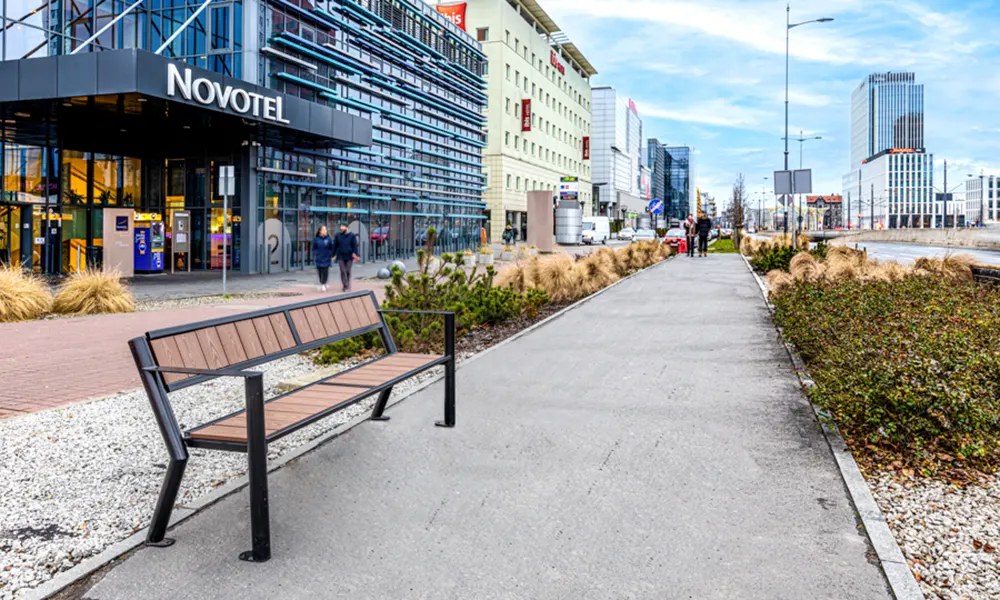 Ławka parkowa Sławek kompozyt WPC z podłokietnikiem – fotografija 10