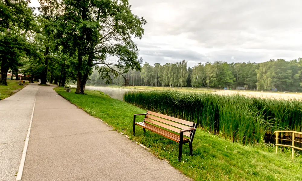 Sławek park bench with wooden armrest, version 2 – photo 11