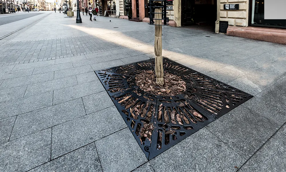 Bronisław Cast Iron Tree Grille