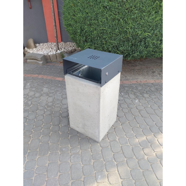 Kosz betonowy Waleria 70 l z daszkiem – fotografia 5