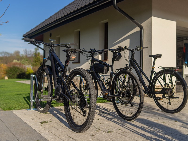 Stojak rowerowy Kornel 5 stanowisk pionowy – nuotrauka 5