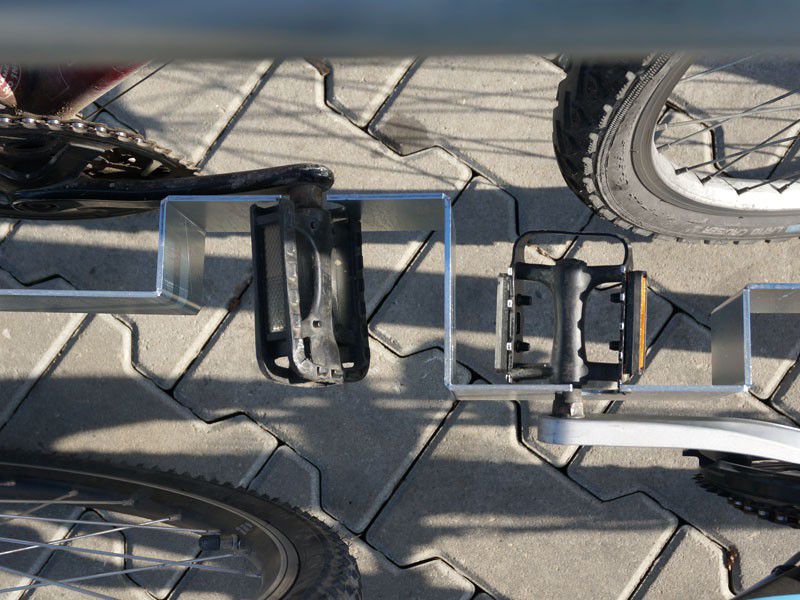 Malena oval bike rack with laser-cut design – photo 7