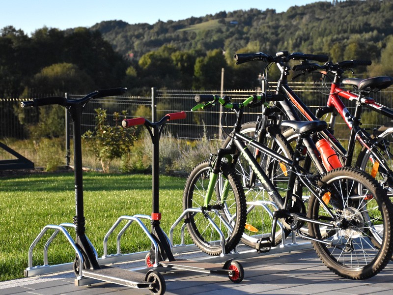 Stojan na kola Kornel 10 stání nerezový – fotografie 12